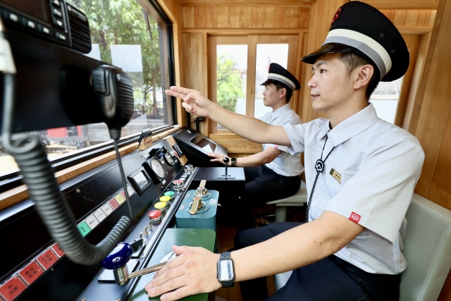 임업철도 전 노선 개통으로 새로운 변화, 복장과 서비스가 더욱 최적화되다.