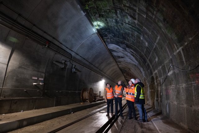 Frank von Meissner（ヘルマン・ヘッセ鉄道CEO）は隧道工事現場で「洞中洞（tunnel-in-tunnel）」の設計やコウモリ保全の方法を紹介。阿里山林業鉄路側も第42号トンネルの経