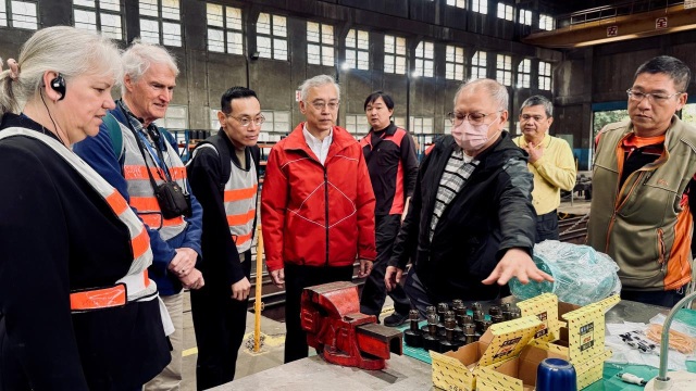 威鐵訪團與同仁深化 DL-34 機關車修護與後勤維修專業