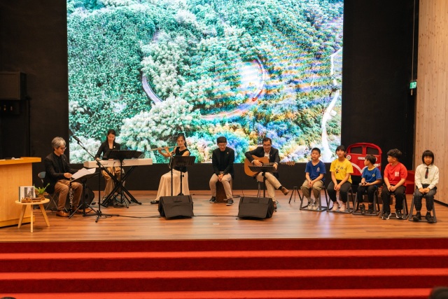 參與導覽錄製的林鐵沿線5所國小學童及嘉頌樂團現場表演