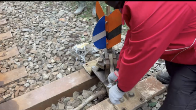 檢查修復轉轍器