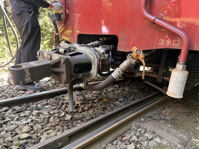 「森里號」列車出軌情形