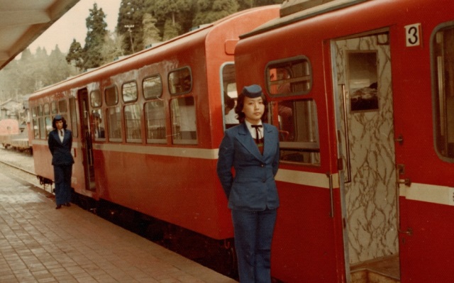 列車服務員照片