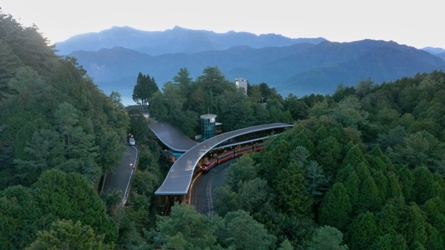 祝山車站晨曦(吳明翰拍攝/林鐵及文資處提供)