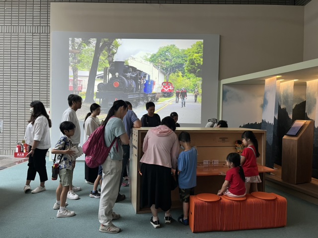 共創互動區吸引大小朋友