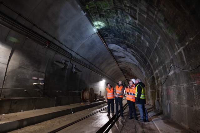 Frank von Meissner（ヘルマン・ヘッセ鉄道CEO）は隧道工事現場で「洞中洞（tunnel-in-tunnel）」の設計やコウモリ保全の方法を紹介。阿里山林業鉄路側も第42号トンネルの経