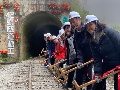 阿里山林業鉄道トンネル42号の再建は1月8日（2021年）に始まりました