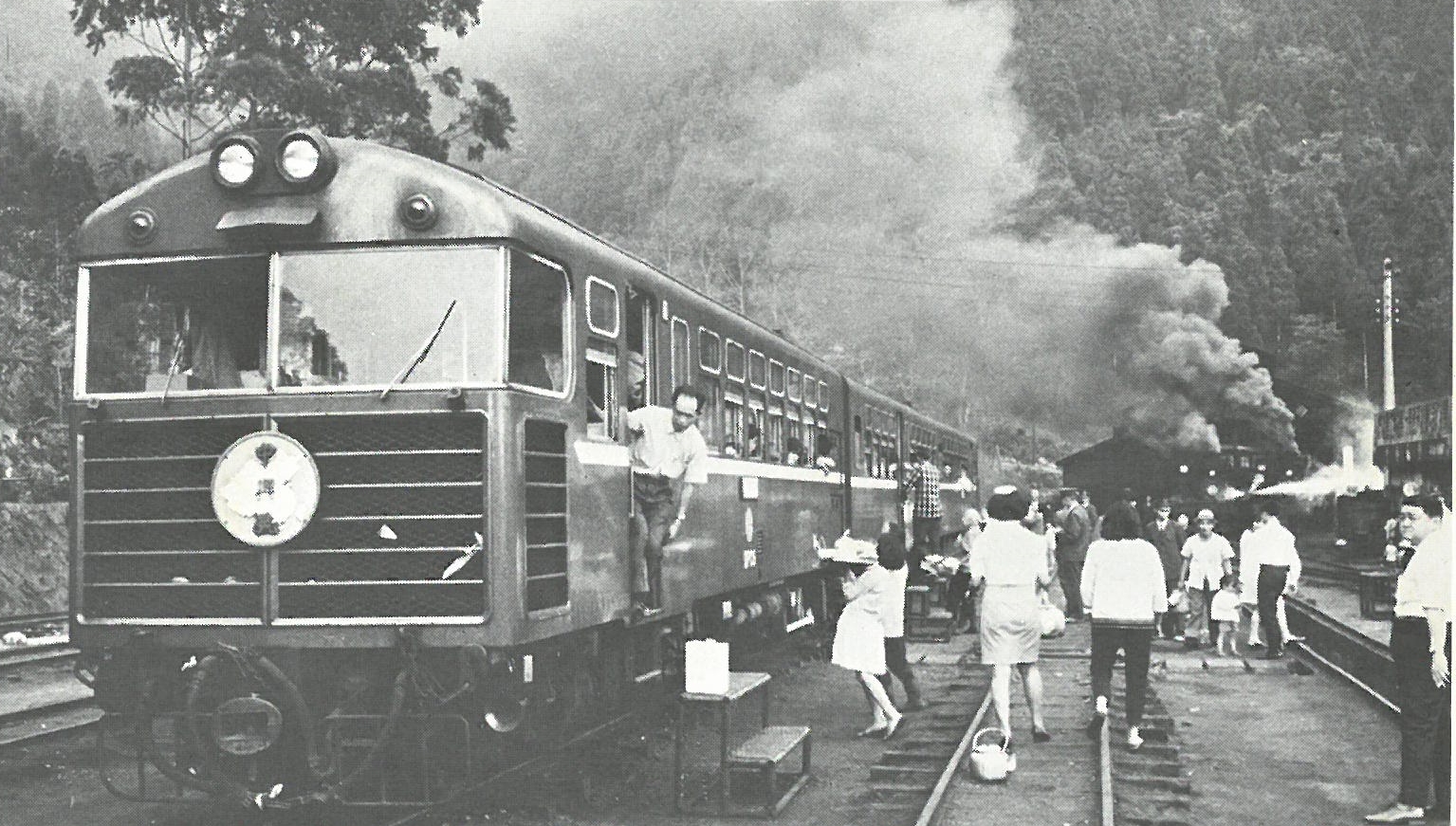奮起湖車庫一景(林鐵及文資處提供)